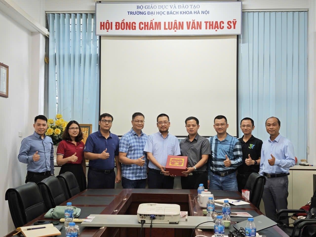 hop-mat-truong-kinh-te-1.jpg