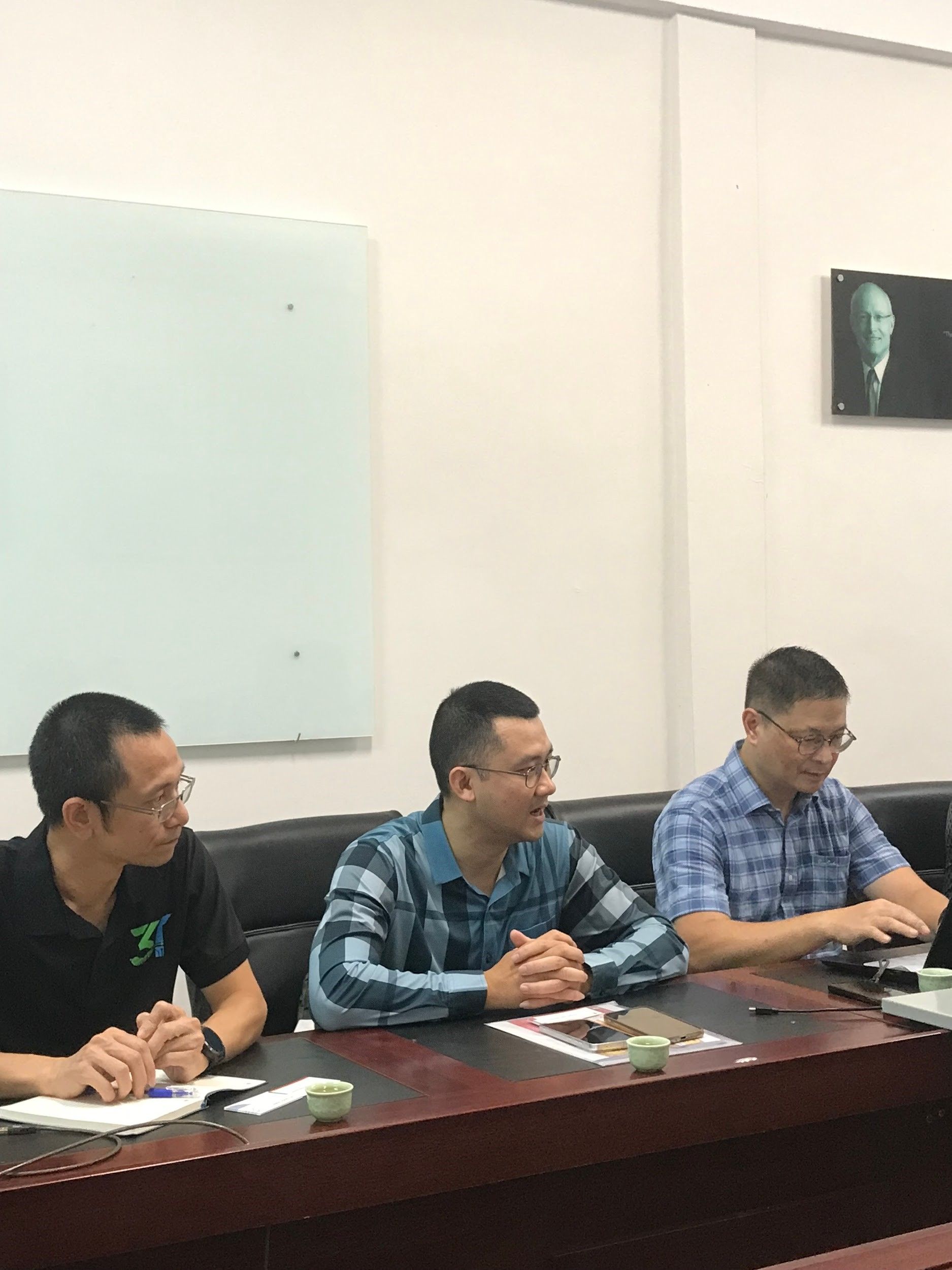 hop-mat-truong-kinh-te-3.jpg