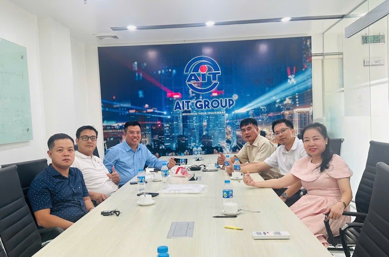 hop-truong-hoi-cuu-sinh-vien-t8.jpg